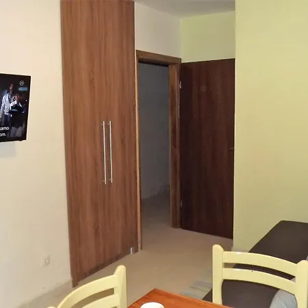 4 Apartament *